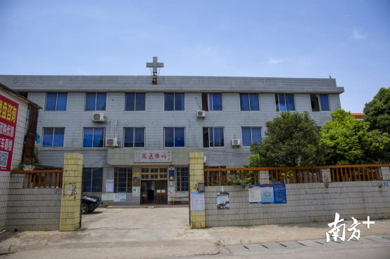 山塘醫(yī)院屬連州市醫(yī)療集團(tuán)總院大路邊鎮(zhèn)分院。