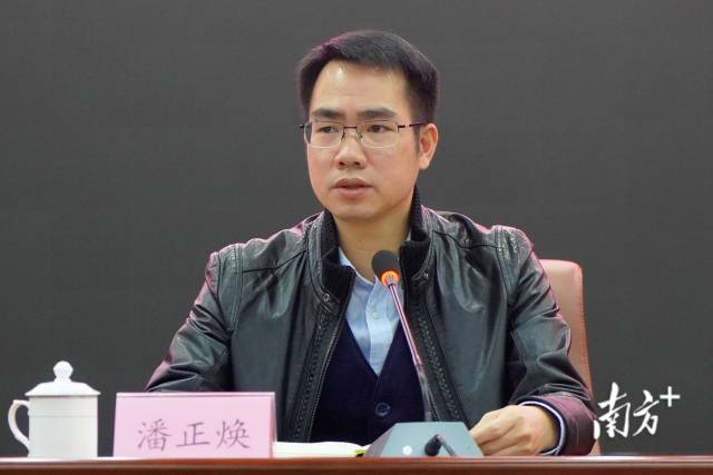 連州市委書記潘正煥提出，要始終切實(shí)把疫情防控當(dāng)作重點(diǎn)工作來抓，嚴(yán)防輸入性風(fēng)險(xiǎn)。張曉欣 攝