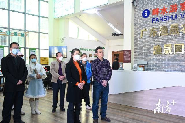 參觀畔水漁晟園。張曉欣 攝