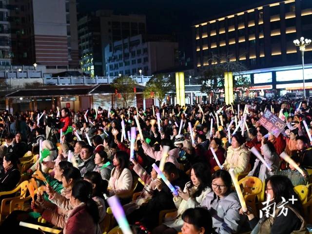 流行音樂會(huì)人氣旺。