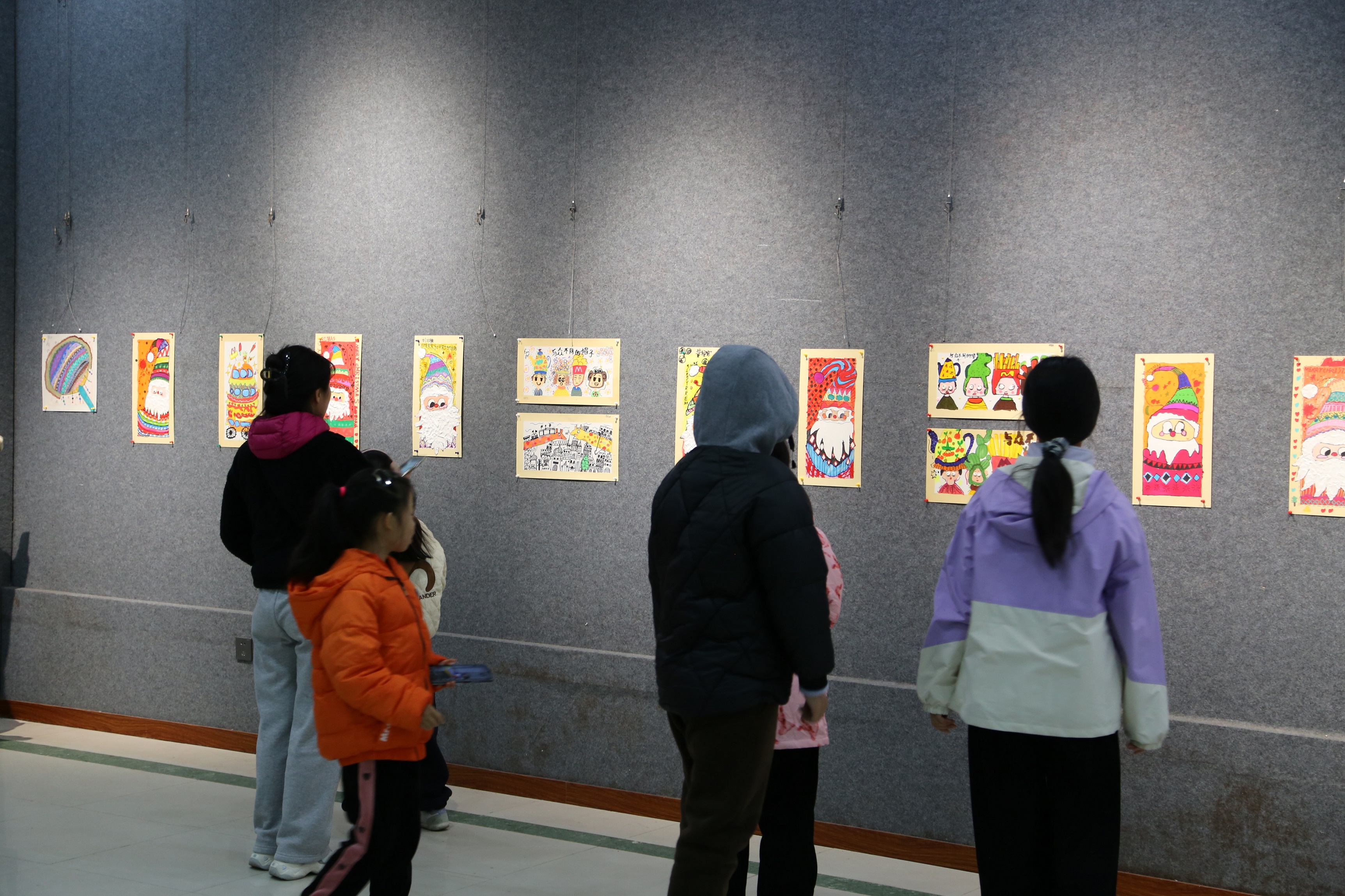 Ⅱ-4-②2025年12月13日，連州市文化館舉辦社會主義核心價值觀之“文明”主題公益培訓(xùn)班作品展 主辦單位：連州市文化廣電旅游體育局 承辦單位：連州市文化館 (1).JPG